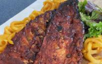 Caramelised Spareribs with curly fries recipe